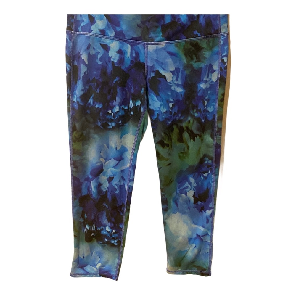 Athleta Chaturanga Multi Floral Capri Leggings (S) - Picture 4 of 10